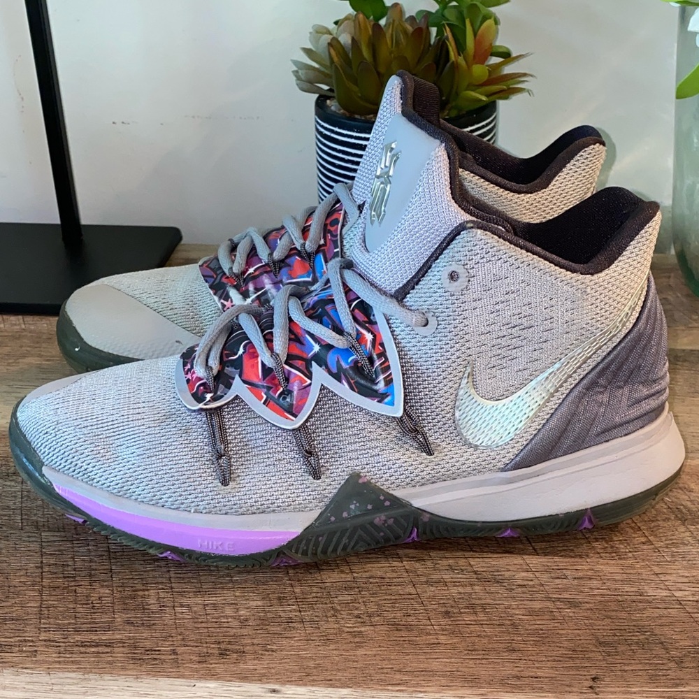 Nike Kyrie 5 Graffiti Gray High Top Basketball Sneakers Youth Boys Size 5.5